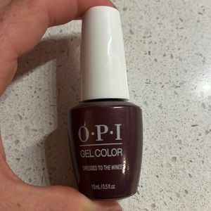 OPI GELCOLOR Dressed to the wines